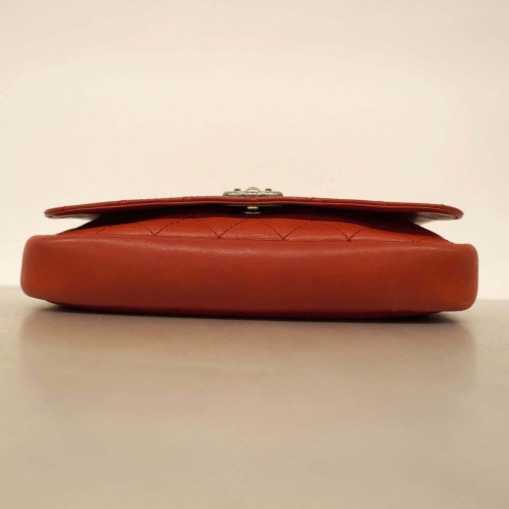 CHANEL Red Leather Shoulder Bag - Picture 3 of 15
